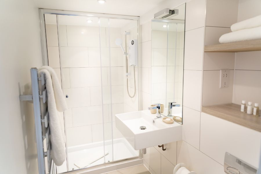 Shower Room Devonshire InnClusive Cambridge
