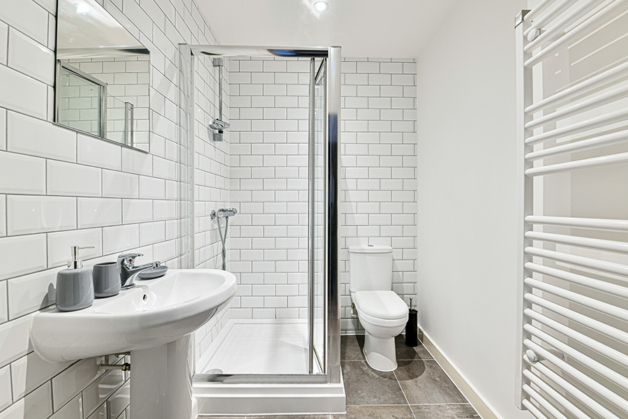 InnClusive's Old Trafford apartment in Manchester - bathroom