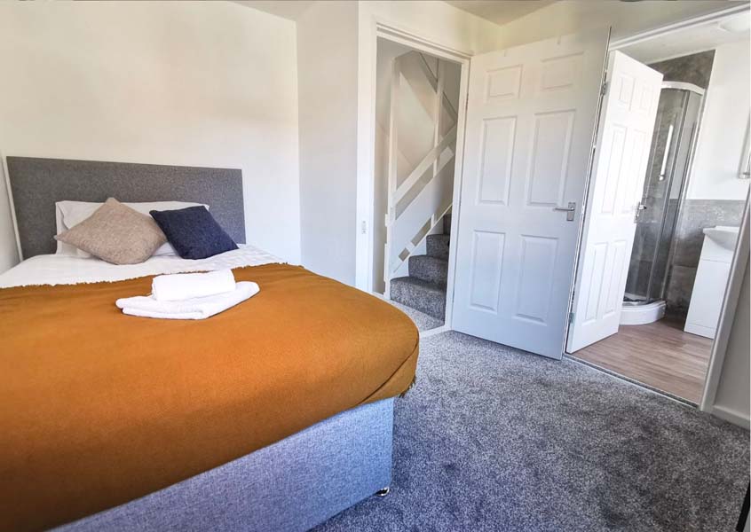 Corporate accommodation at Clayton House, Peterborough with InnClusive - bedroom