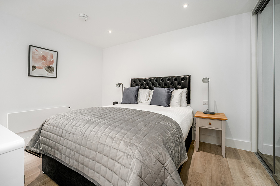 InnClusive's Coldhams Lane apartments in Cambridge - bedroom