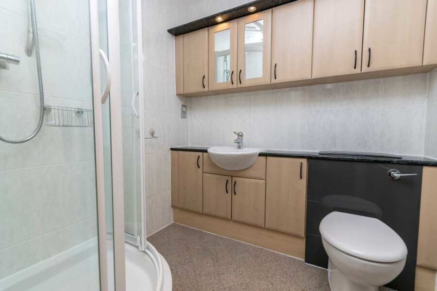 InnClusive’s apartment at Foregate Street, Chester - Bathroom