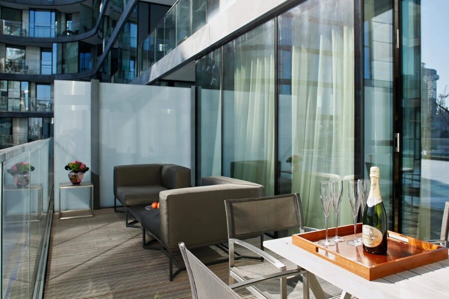 InnClusive’s apartment at Three Quays, London - Balcony