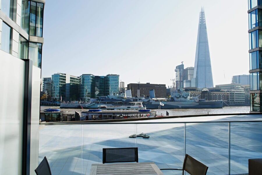 InnClusive’s apartment at Three Quays, London - Balcony
